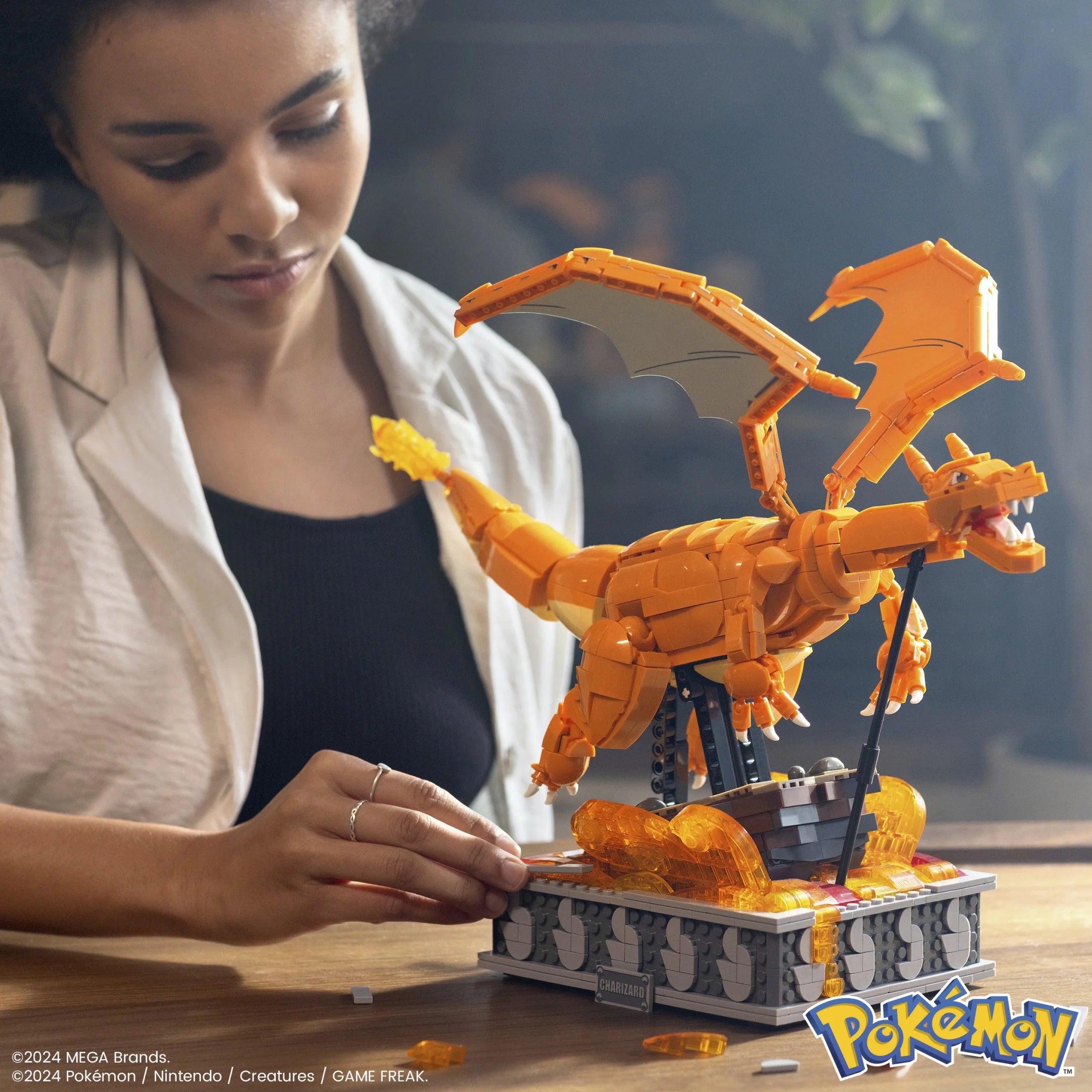 MEGA Pokemon Charizard Building Kit with Motion (1663 Pieces) for Collectors